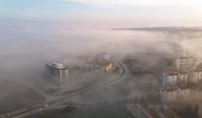 Sisle örtülen Eskişehir’de göz gözü görmedi