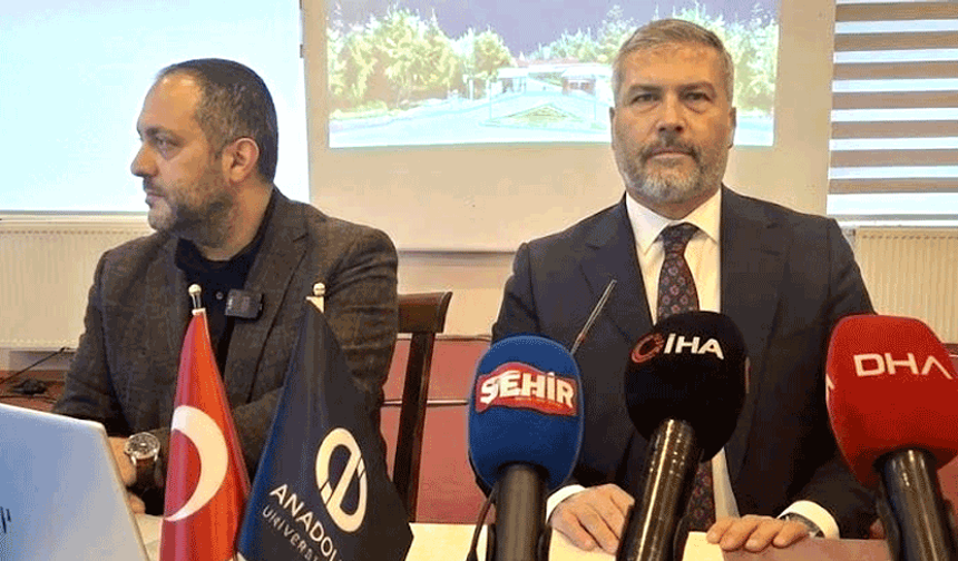 Anadolu Üniversitesi Rektörü Yusuf Adıgüzel basın mensupları ile bir araya geldi