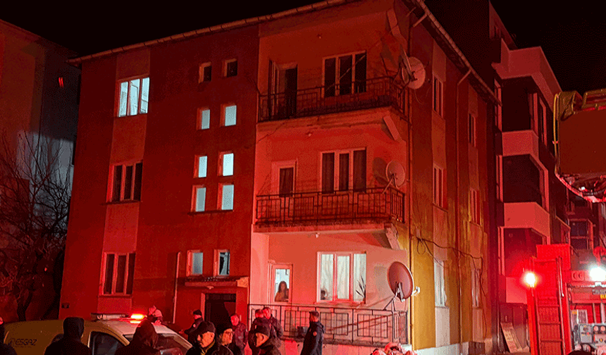 Eskişehir'de bunalıma giren genç evi yakmaya çalıştı