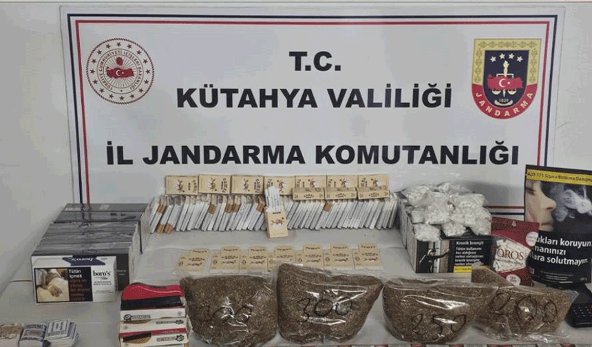 Kütahya’da jandarmadan kaçak tütün operasyonu