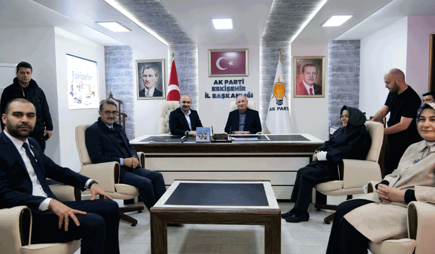 AK Parti Genel Başkan Vekili Efkan Âlâ, Eskişehir teşkilatı ile buluştu