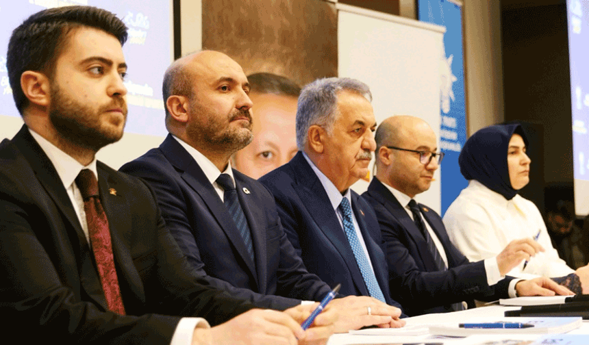 Albayrak’tan CHP’li belediyelere: “Vizyonumuzun sınırlarına hayalleri yetişemez”