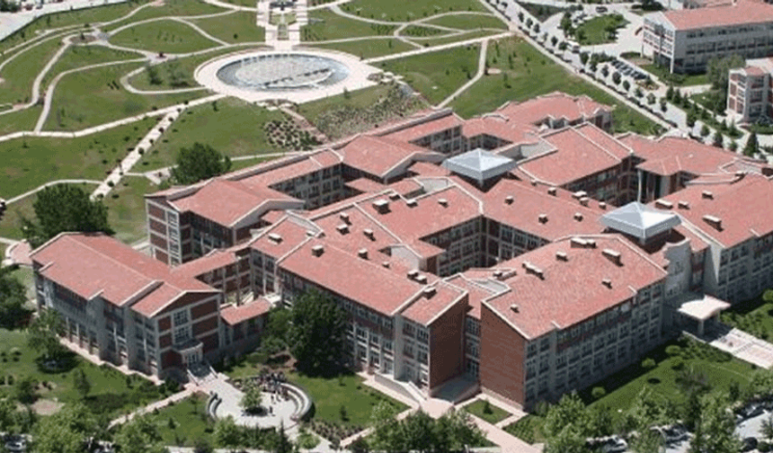 Anadolu Üniversitesi'ne eğitime katkı ödülü