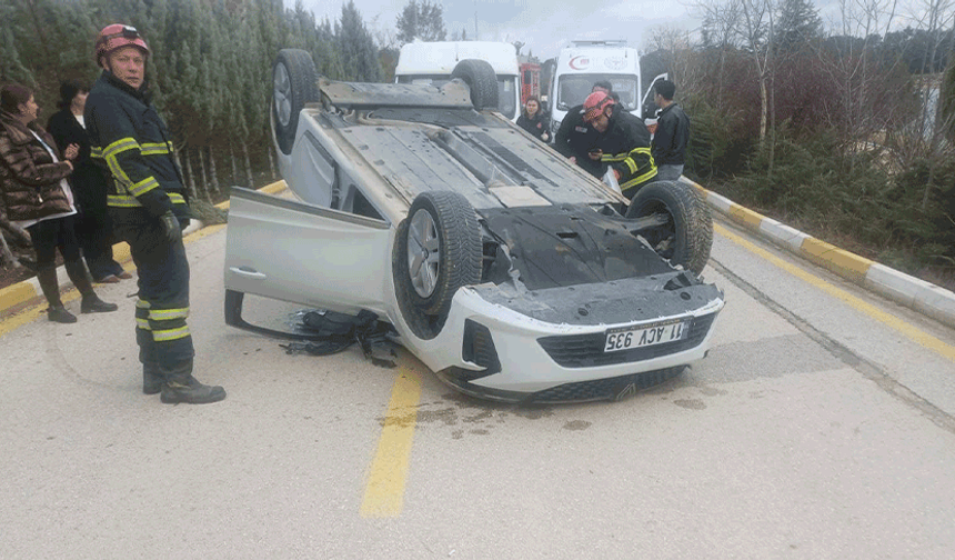 Bilecik'te takla atan otomobilde sürücüsü ucuz kurtuldu