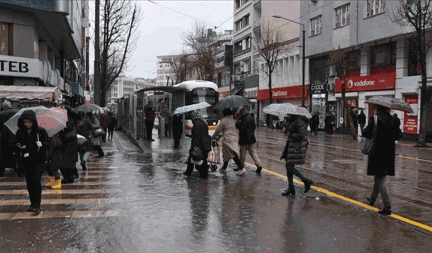 Eskişehir'de bu saatlere dikkat: Meteoroloji'den yağış uyarısı