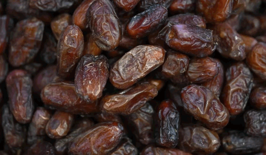 Ramazan sofralarının vazgeçilmezi hurmaya yoğun ilgi