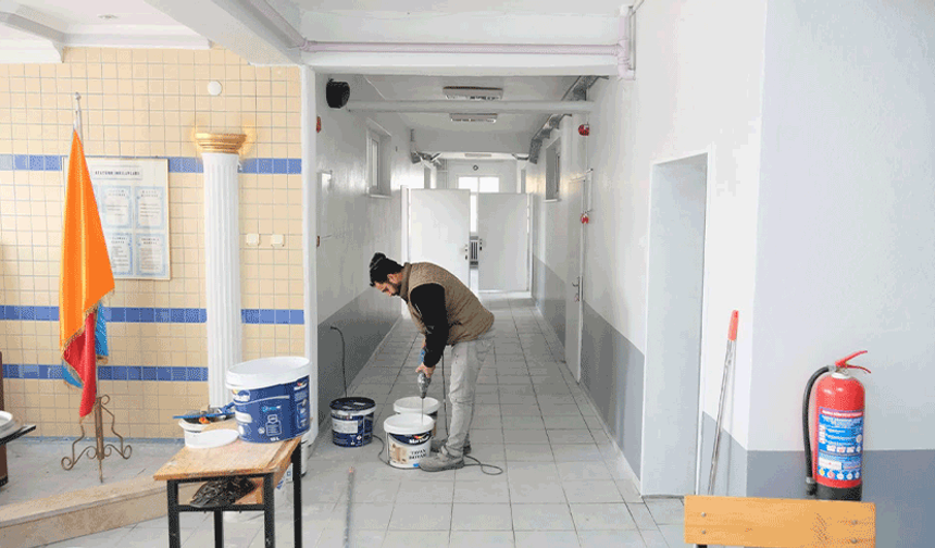 Sivrihisar Belediyesi’nden okullara destek sürüyor