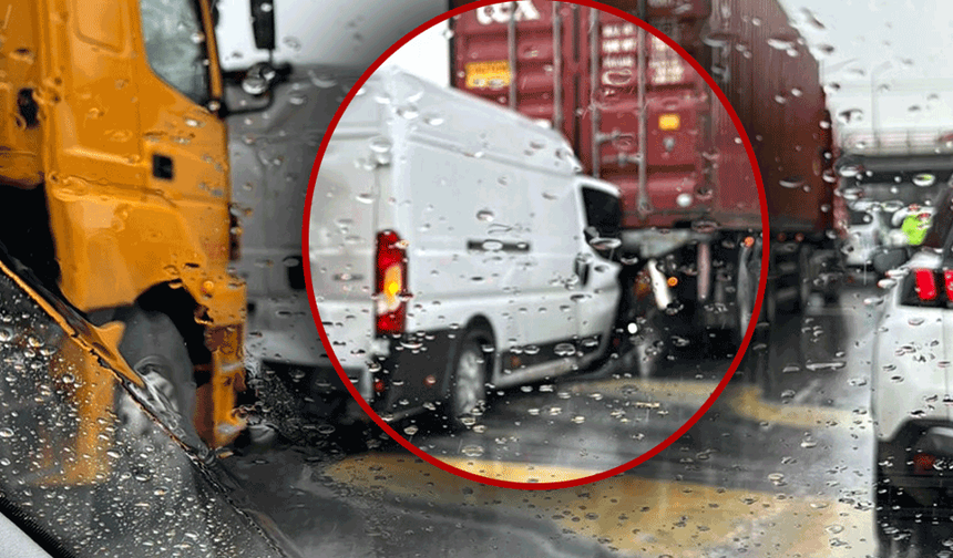 Eskişehir çevre yolunda trafiği felç eden kaza