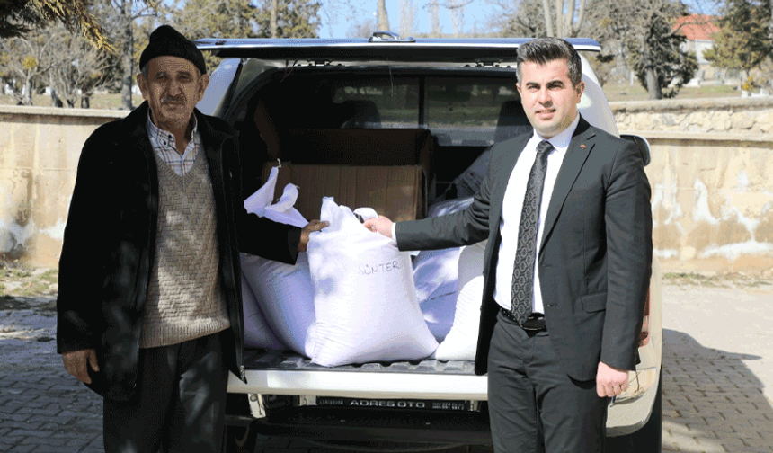 Eskişehir topraklarına ekilecek uzmanlar takip edecek: Çiftçiye dağıtıldı