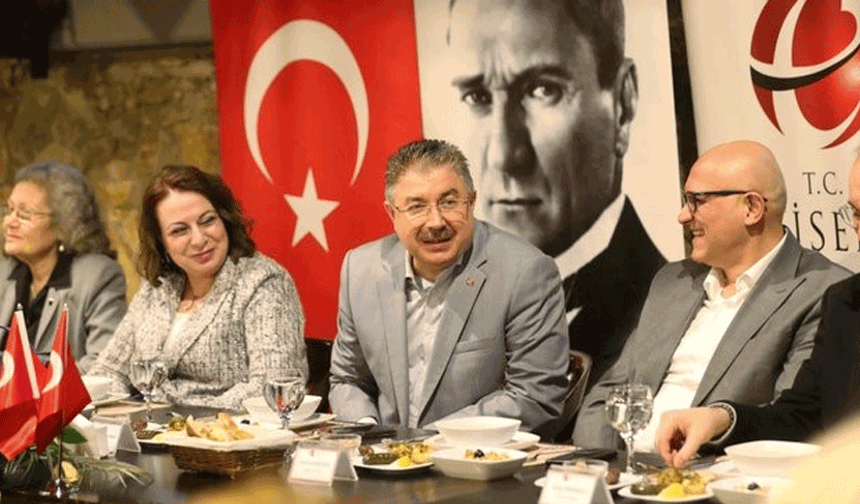 Eskişehir Valisi Yılmaz, iftarda mülki idare amirleriyle buluştu