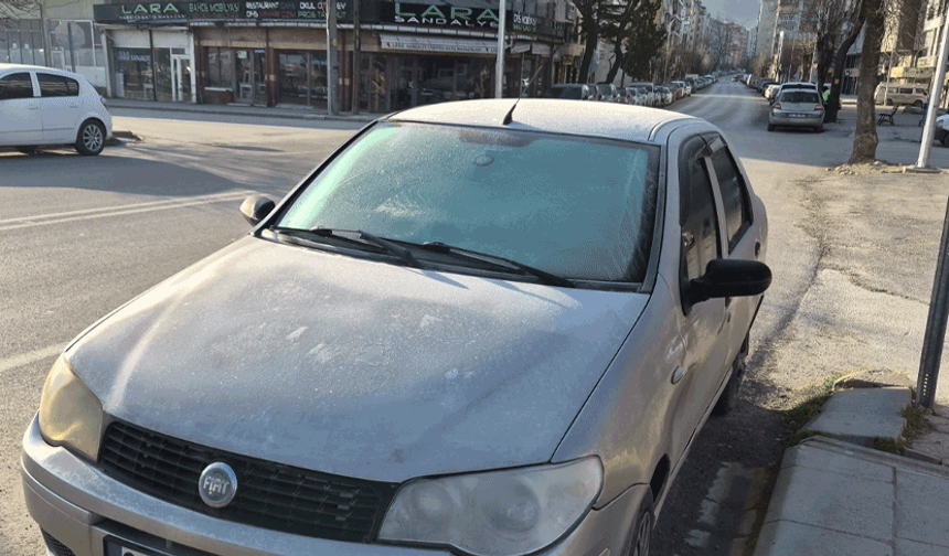 Eskişehir’de sürücüler sabaha böyle uyandı! Araçlar buzla kaplandı