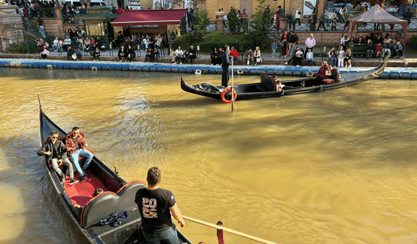 Adalar bölgesinde yoğunluk zirvede: Turistler akın etti