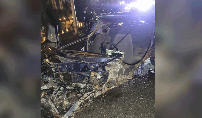 Afyonkarahisar’da korkunç kaza: Bariyerlere çarpan araçtan acı haber