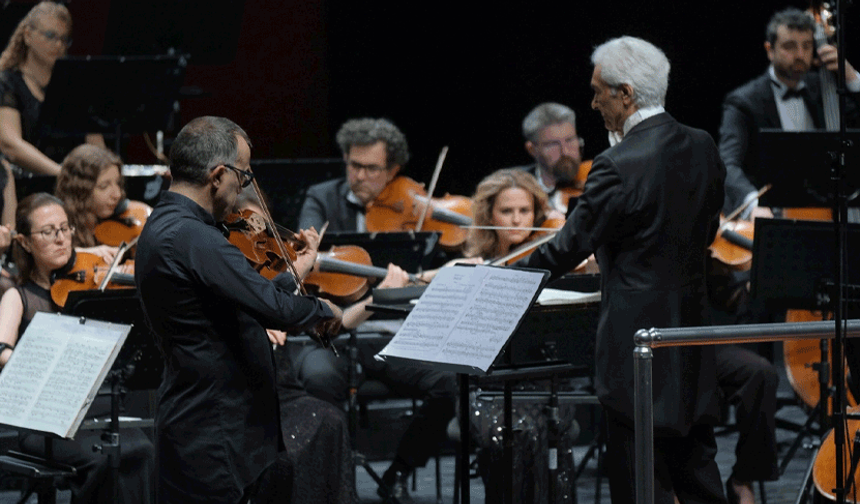 Eskişehir Senfoni Orkestrası’ndan duygu dolu konser