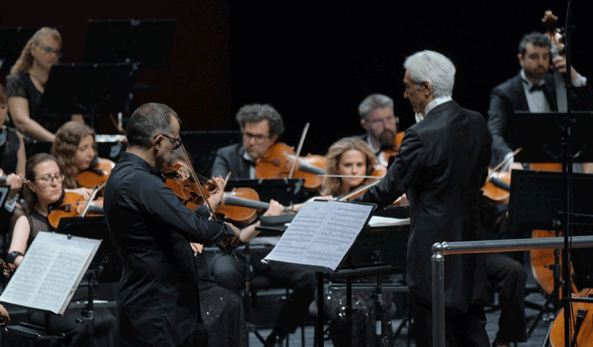 Eskişehir Senfoni Orkestrası’ndan duygu dolu konser