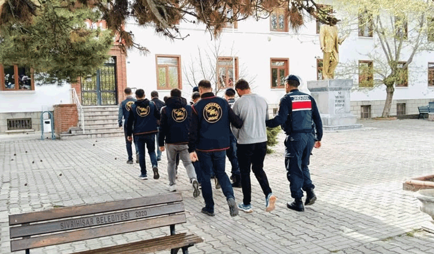 Eskişehir’de akıl almaz olay: Hamamda oyalayıp vurgun yaptılar