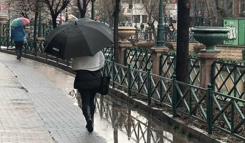 Eskişehir’de hafta sonu yağmur ve soğukla başladı