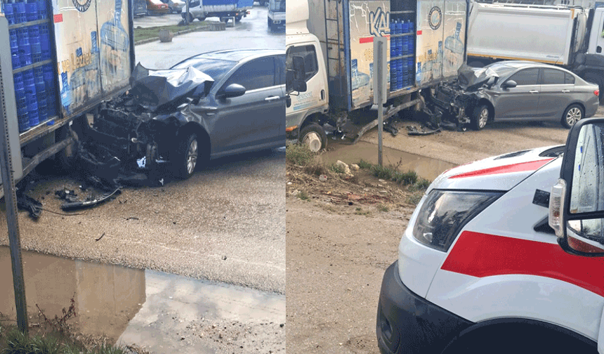 Eskişehir’de korkutan kaza: Kalabak su aracı ile otomobil çarpıştı