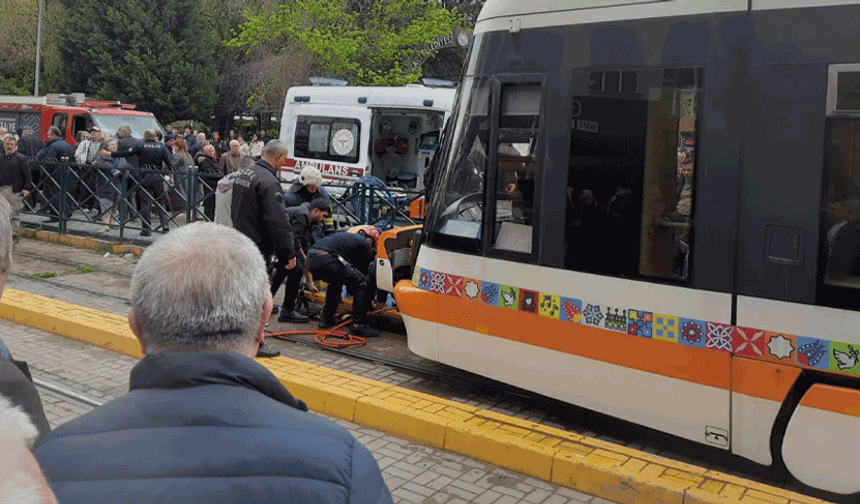Eskişehir’de tramvay yolunda feci kaza