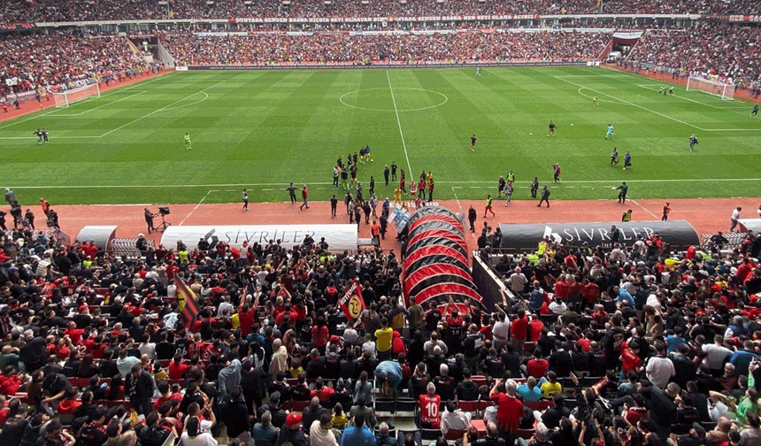Eskişehirspor taraftarına uyarı: “Saha kapatma cezası sınırındayız”