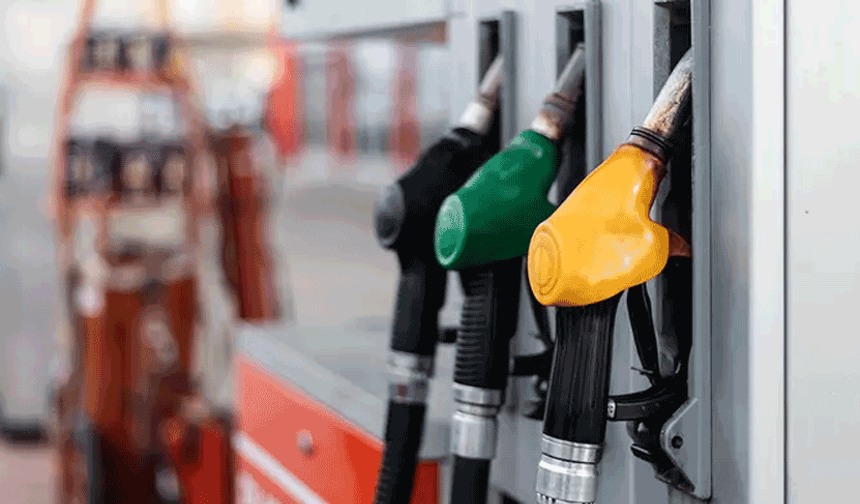 Fiyatlar 3 günde 3 kez değişti: Motorine büyük indirim