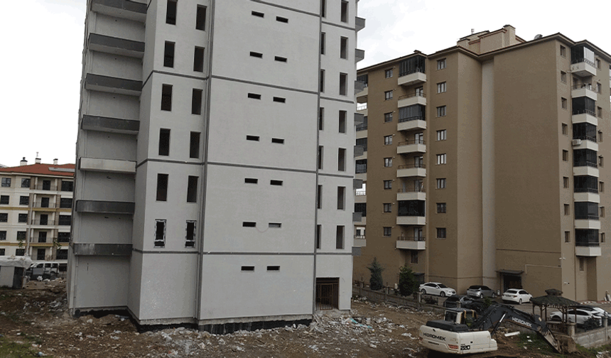 Malatya'da stajyer öğrenci 25 metreden düşerek hayatını kaybetti