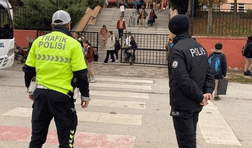 Okullar için yeni karar: En az iki polis görevlendirilecek