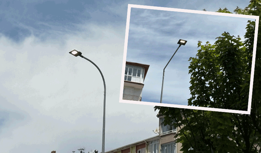 Cumhuriyet Bulvarı’nda gündüz yanan sokak lambaları dikkat çekti