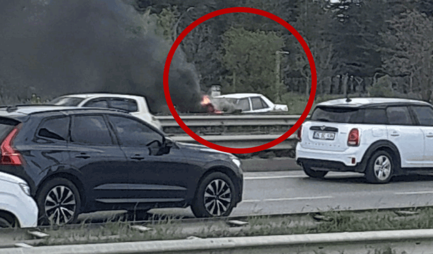 Eskişehir çevre yolunda otomobil alev alev yandı