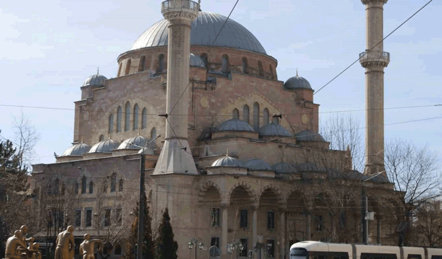 Eskişehir’de bayram namazı saat kaçta? İlçe ilçe duyuruldu
