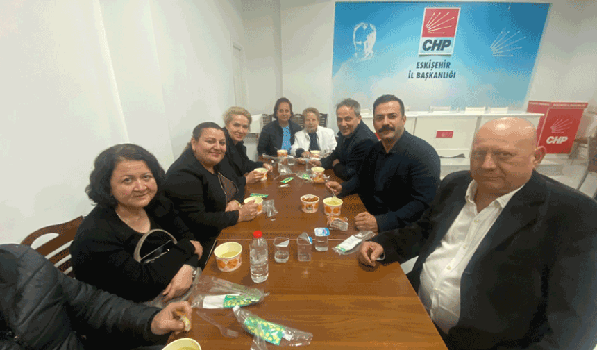 Yalaz: “Birkaç kişi dışında tüm örgüt Özgür Özel’in yanında!”