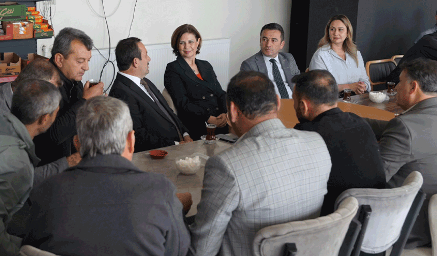 Başkan Ünlüce Günyüzü’nde muhtarlarla bir araya gelerek taleplerini dinledi