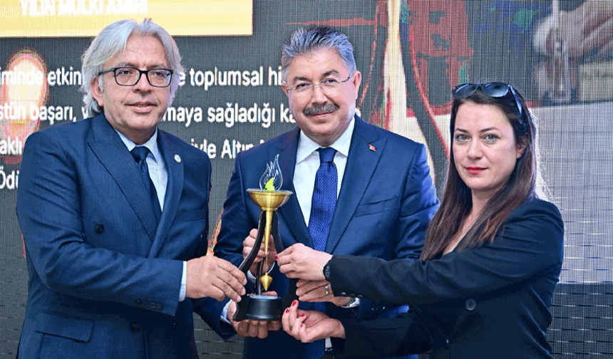 Eskişehir Valisi Yılmaz ‘yılın mülki idare amiri’ seçildi