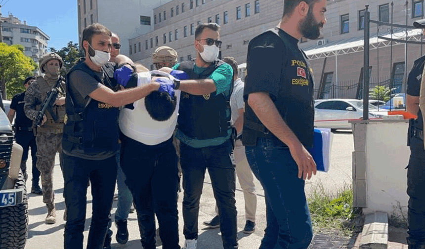 Eskişehir’de bıçaklı saldırgan cezaevinde intihar etti: Çay bahçesinde 5 kişiyi yaralamıştı