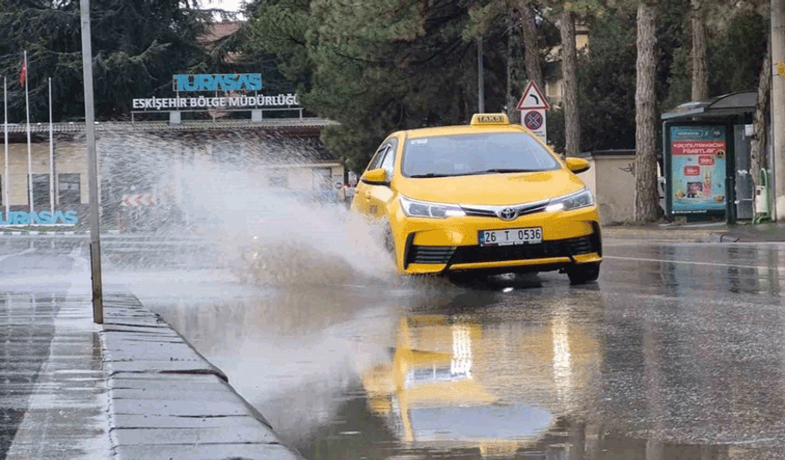 Eskişehir’e kuvvetli sağanak yağış uyarısı