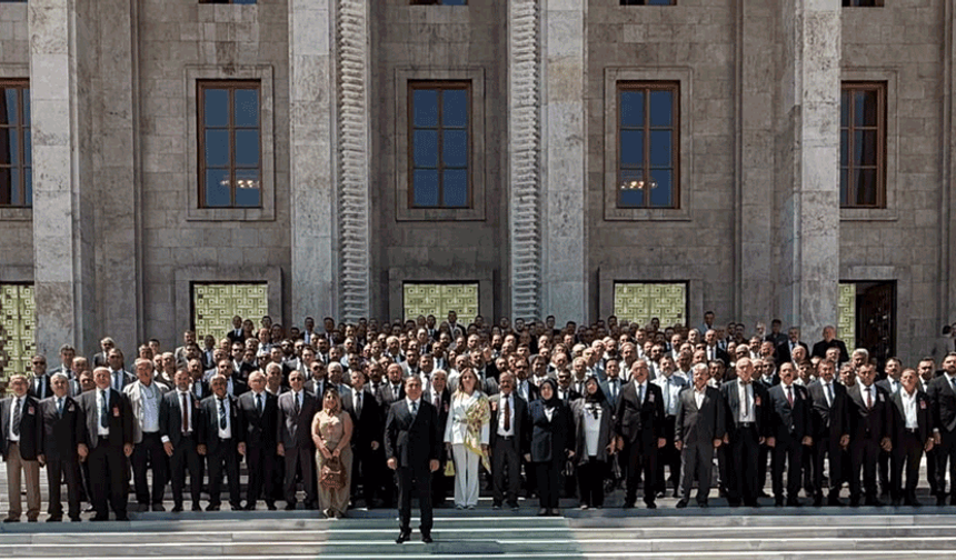 MHP Eskişehir’den 300 kişilik heyetle TBMM çıkarması