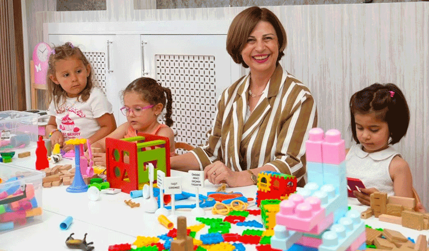 Başkan Ünlüce, ESMEK Yaz Okulu'nun ilk gününde çocukların heyecanına ortak oldu