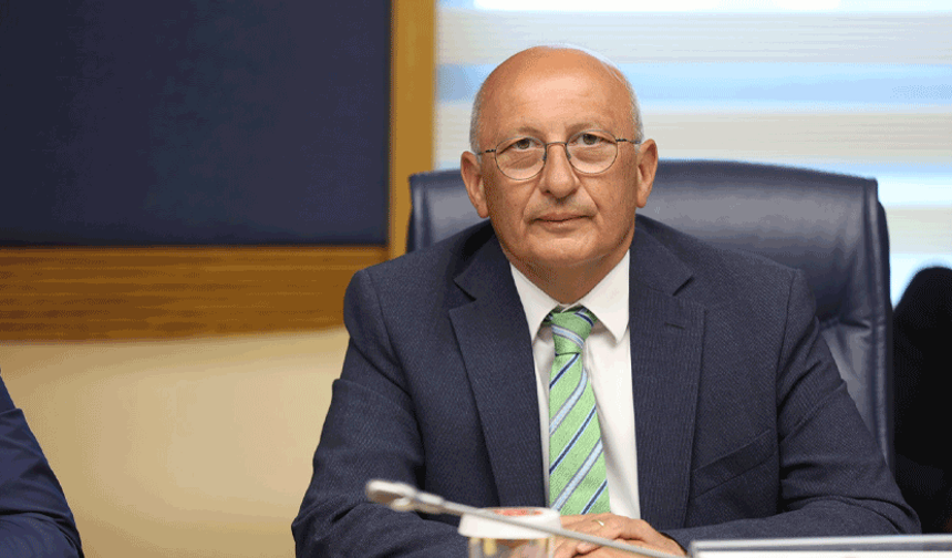Çakırözer: “Kendi hastanelerimizi satmaktan derhal vazgeçin!”