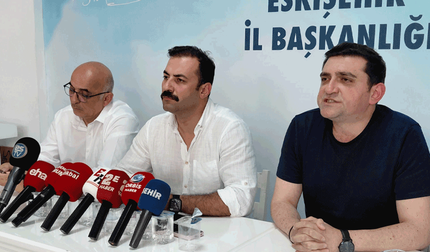 CHP Eskişehir'de görevden alma kararlarına tepki: "Maille öğrendik!”