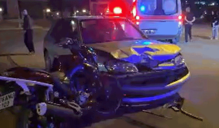 Eskişehir'de  otomobil ve motosiklet kafa kafaya çarpıştı: 2 yaralı