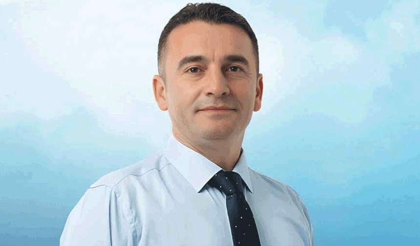 Habil Dökmeci'den CHP İl Örgütü'ne: "Bu nasıl yaman çelişki, annem!"