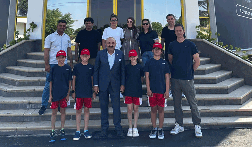 Sarar Yüzme Kulübü sporcuları başarı için Niğde’ye yola çıktı
