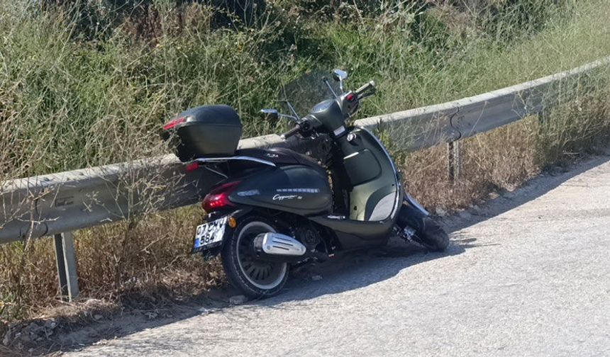 Antalya'da hafif ticari araç ile motosikletin çarpıştı: 1 yaralı