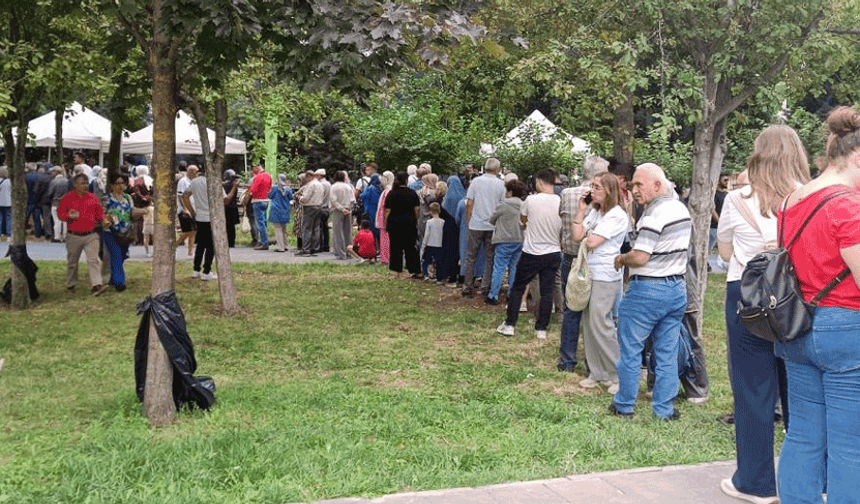 Eskişehir AK Parti Aile Pikniği'nde 25 bin yemek fişi 1 saatte tükendi