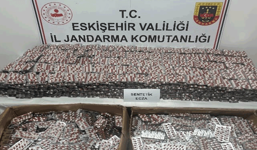 Eskişehir’de 84 bin adet sentetik ecza hapı ele geçirdi, 3 kişi tutuklandı
