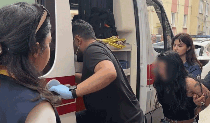 Eskişehir’de apartmanda gerilim! Çekiçle zarar veren kadın hastaneye kaldırıldı