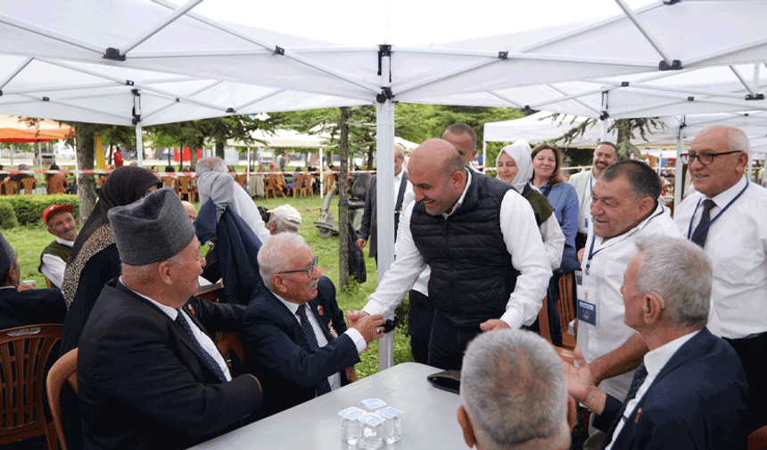 Başkan Albayrak: “Eskişehir'i eser siyasetiyle büyütüyor, sahada vatandaşımızın sesi oluyoruz”