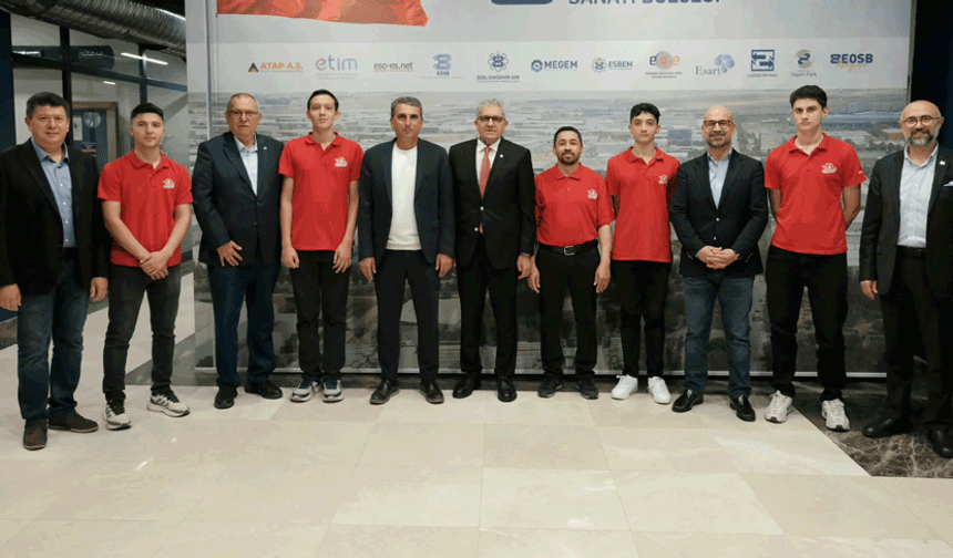 Eskişehir OSB, TEKNOFEST’te dereceye giren öğrencileri ödüllendirdi