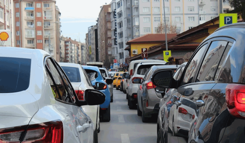 Eskişehir'de bir ayda 2 bin 56 yeni araç trafiğe katıldı