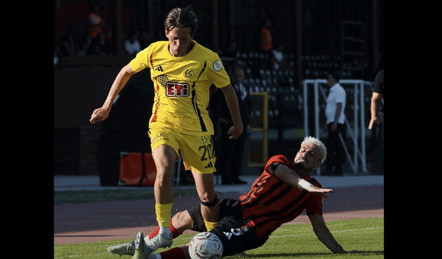 Eskişehirspor Uşakspor maçında ilk yarı sona erdi: 0-0